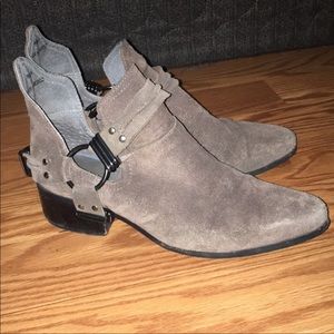 Willa Ankle Boot